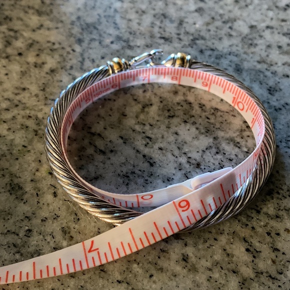 Gold and Silver tone bracelet with clasp closure. - Picture 3 of 3